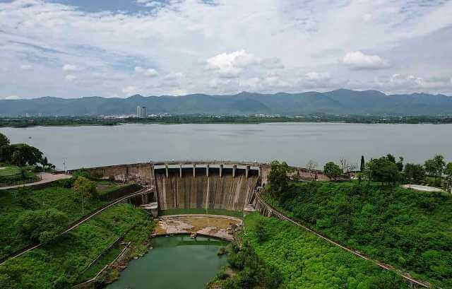 How many dams in Pakistan